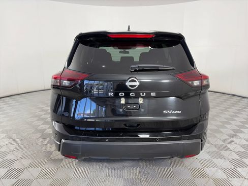 Used 2024 Nissan Rogue SV AWD/4WD image 6