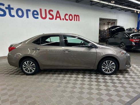 Used 2018 Toyota Corolla XLE w/ Carpet Mat Package (TMS) FWD image 9