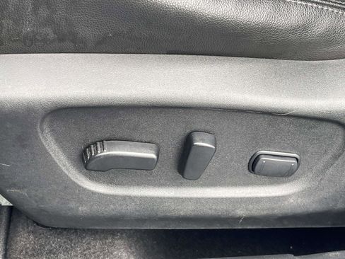 Used 2019 Nissan Rogue SL w/ Premium Package AWD/4WD image 16