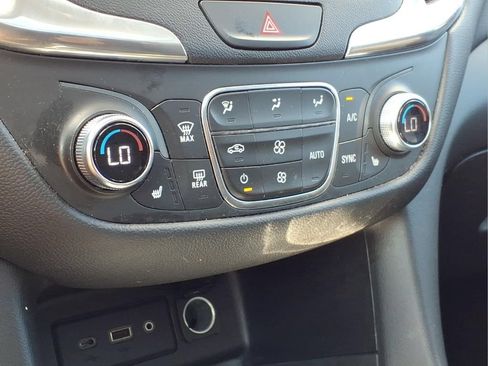 Used 2021 Chevrolet Equinox LT FWD image 27