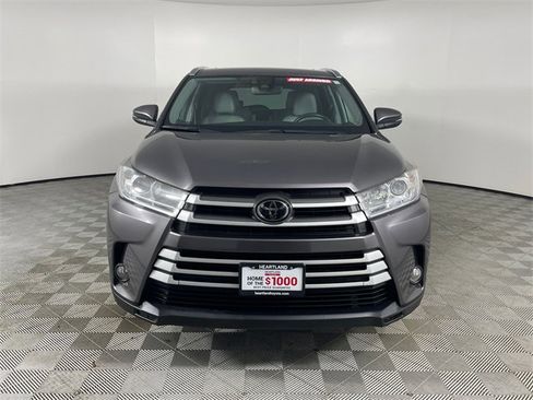 Used 2018 Toyota Highlander XLE image 28