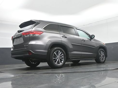 Used 2018 Toyota Highlander XLE w/ Protection Package #3 AWD/4WD image 68