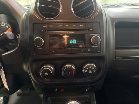 Used 2014 Jeep Patriot Sport w/ Power Value Group FWD image 11