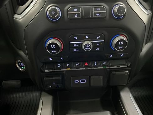 Used 2020 Chevrolet Silverado 1500 LT Trail Boss AWD/4WD image 16
