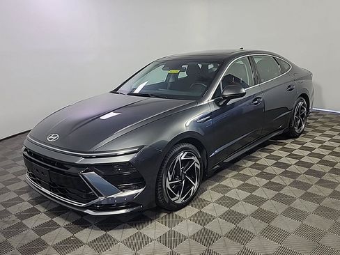 Used 2025 Hyundai Sonata SEL FWD image 10