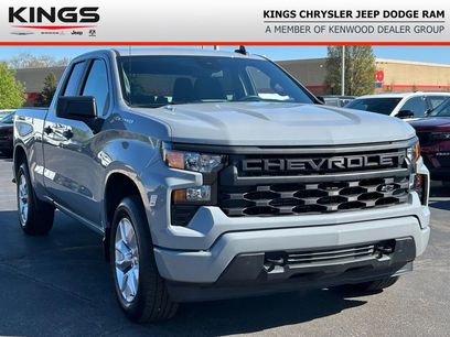 Used 2025 Chevrolet Silverado 1500 Custom w/ LPO, Dark Essentials Package