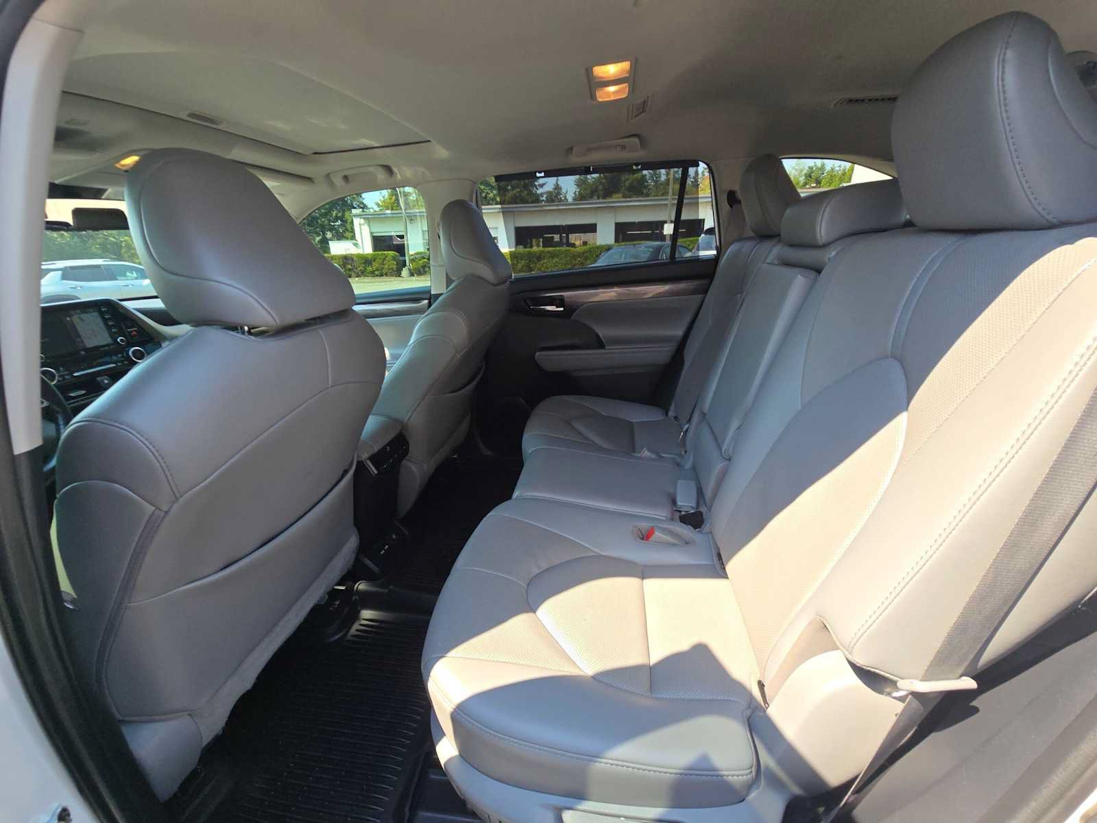 Used 2021 Toyota Highlander Limited AWD/4WD image 16