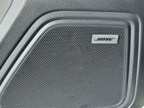 Used 2022 Porsche Macan w/ Premium Package Plus AWD/4WD image 17