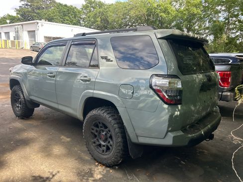 Used 2022 Toyota 4Runner TRD Off-Road AWD/4WD image 2