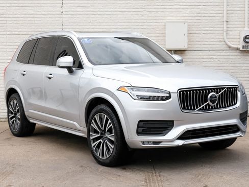 Used 2020 Volvo XC90 T5 Momentum w/ Protection Package Premier FWD image 6