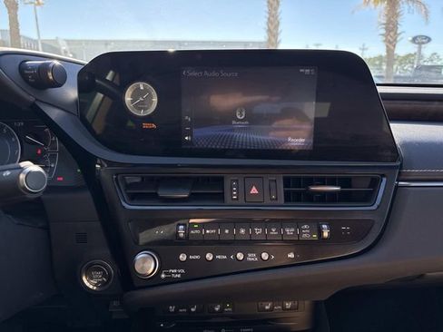 Used 2022 Lexus ES 350 w/ Premium Package image 17