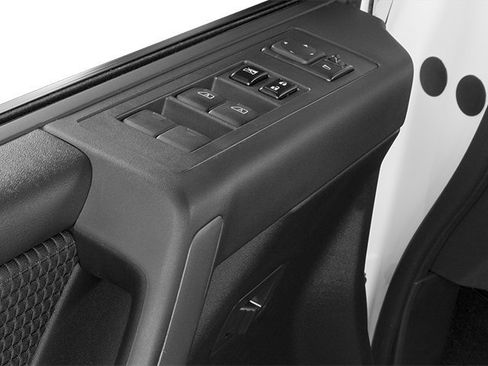 Used 2014 Nissan Titan SV w/ SV Value Truck Package image 20