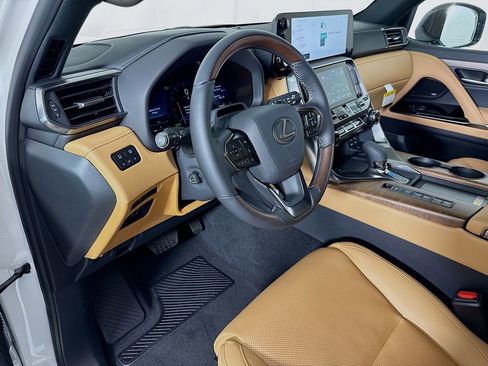 New 2026 Lexus LX 700h Luxury image 9