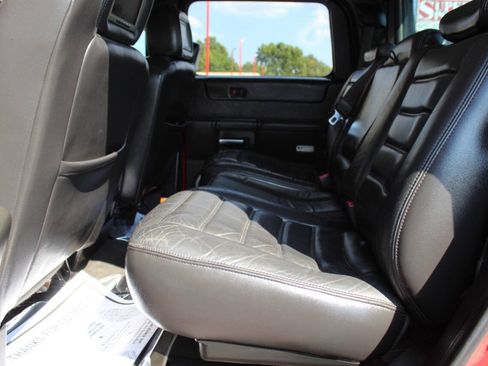 Used 2005 HUMMER H2 SUT w/ Preferred Equipment Group AWD/4WD image 15