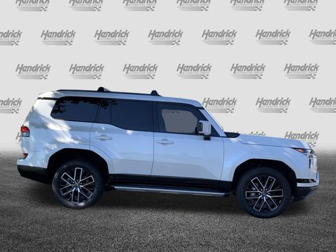 Certified 2025 Lexus GX 550 w/ Cold Area Package AWD/4WD image 11