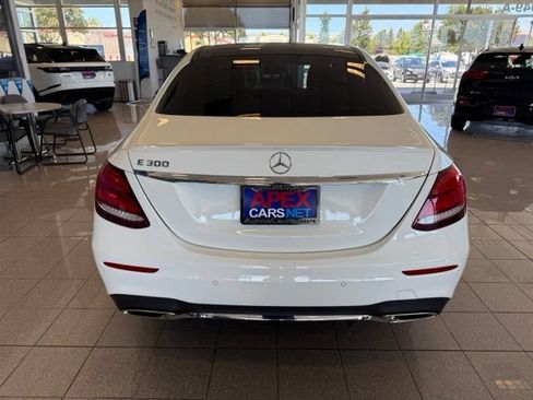 Used 2017 Mercedes-Benz E 300 image 4