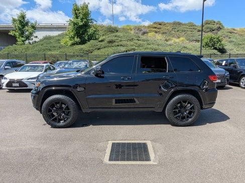 Used 2021 Jeep Grand Cherokee Laredo X image 9