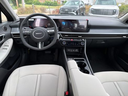 New 2026 Hyundai Sonata SEL FWD image 17