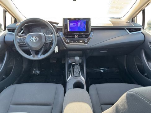 Used 2025 Toyota Corolla LE FWD image 12