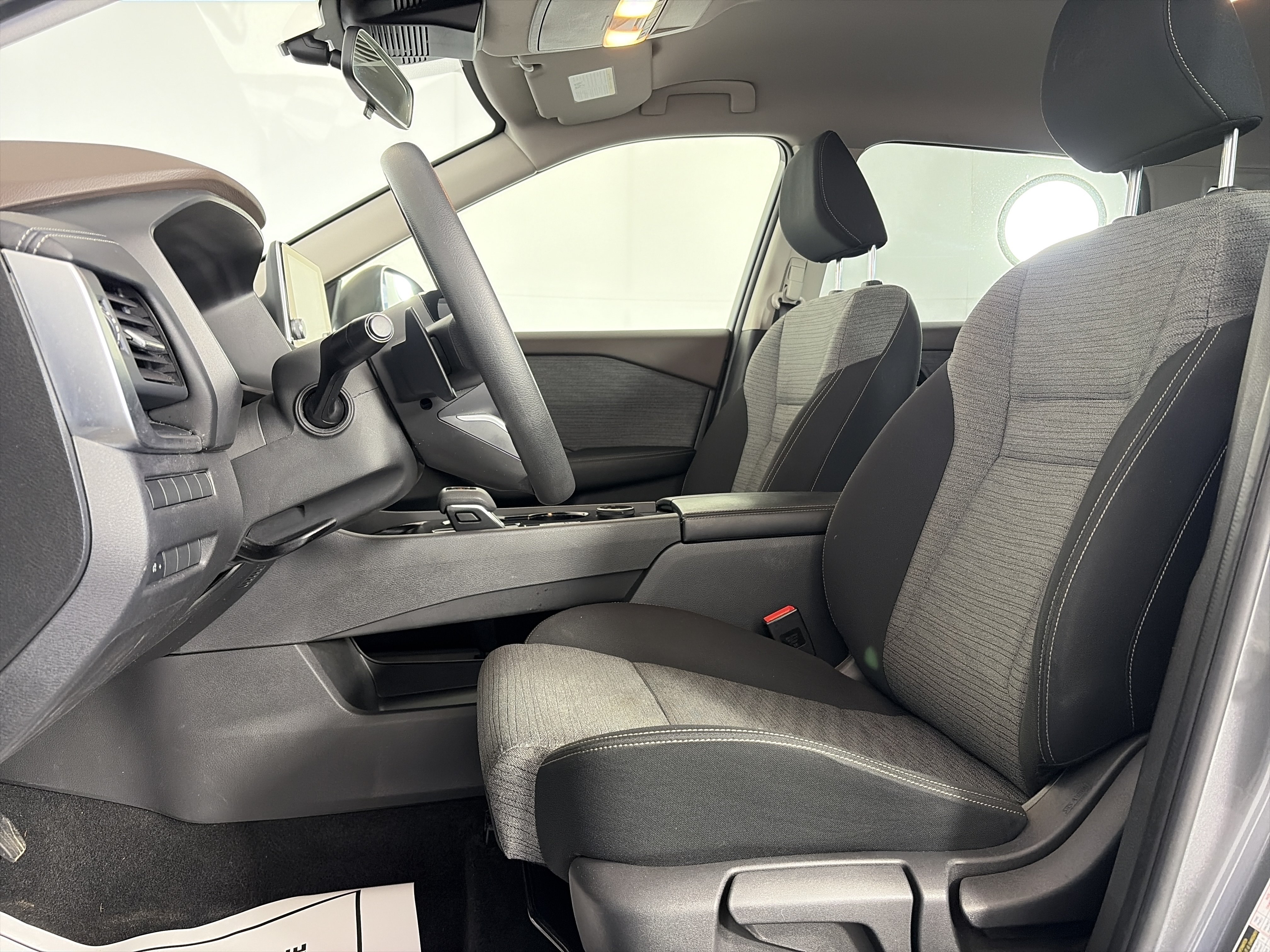 Used 2021 Nissan Rogue S AWD/4WD image 3