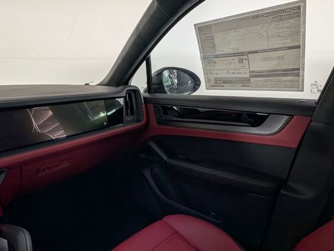 New 2026 Porsche Cayenne GTS AWD/4WD image 23