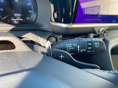 New 2025 Toyota Crown Signia image 31