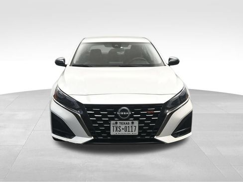 Used 2024 Nissan Altima 2.5 SR FWD image 8