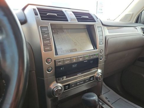 Used 2018 Lexus GX 460 image 36