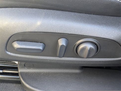 Used 2023 GMC Terrain SLT image 21