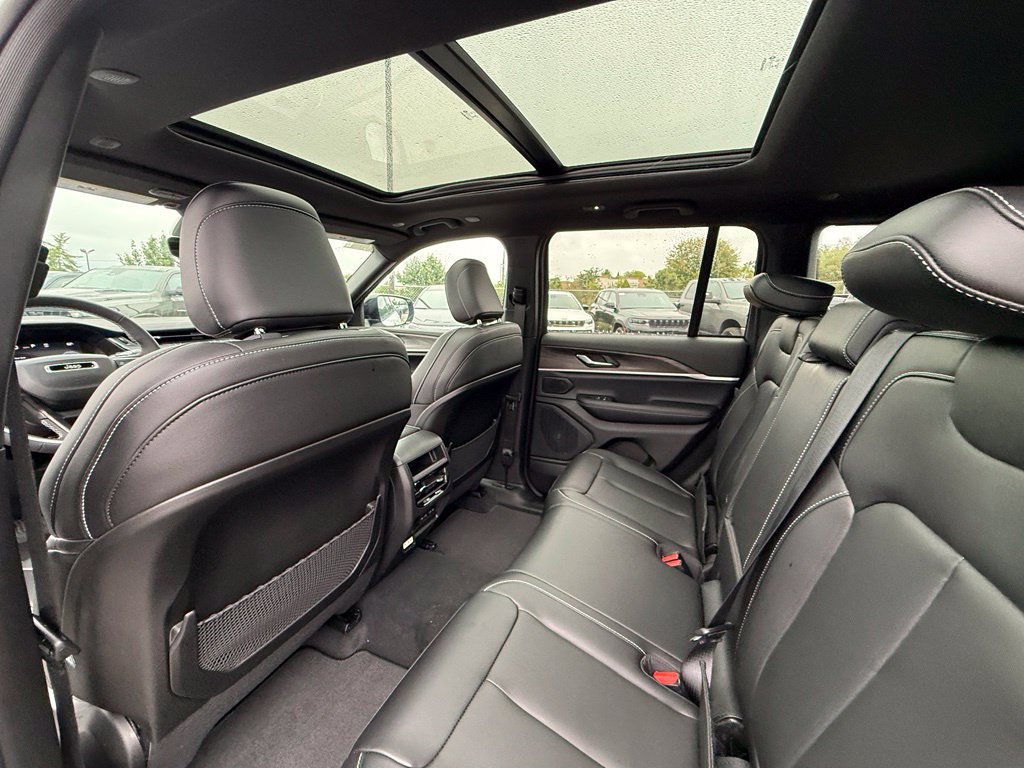 New 2027 Jeep Grand Cherokee Limited AWD/4WD image 23