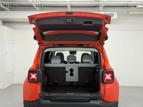 Used 2017 Jeep Renegade Latitude FWD image 89