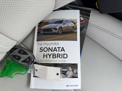 New 2025 Hyundai Sonata Limited image 31