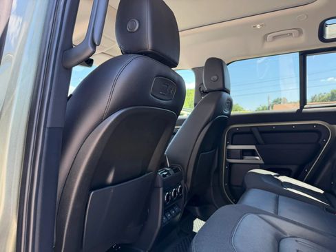 Used 2020 Land Rover Defender 110 SE AWD/4WD image 33