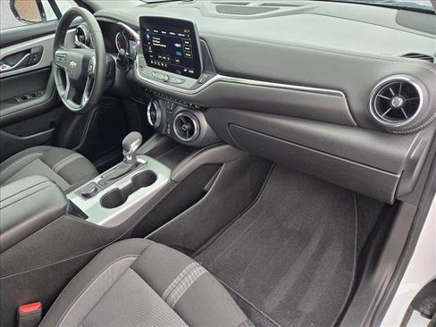 Used 2025 Chevrolet Blazer LT image 21