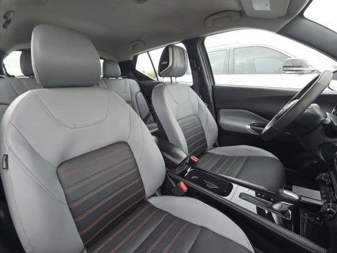 Used 2023 Nissan Kicks SR w/ SR Premium Package image 18