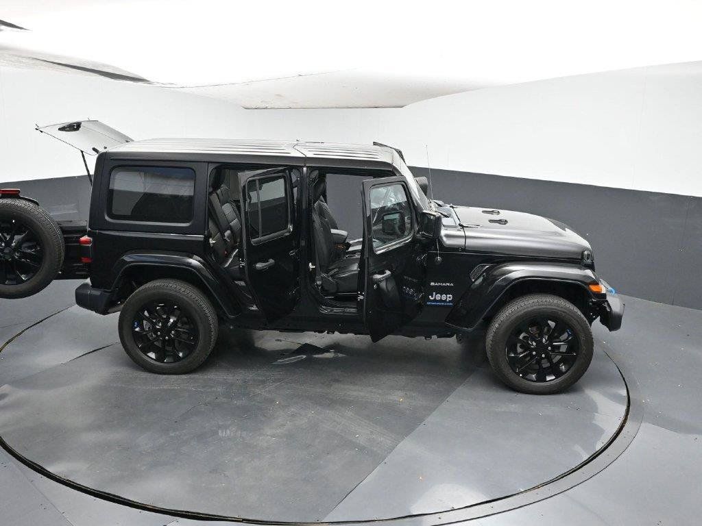 Used 2023 Jeep Wrangler Unlimited Sahara AWD/4WD image 47