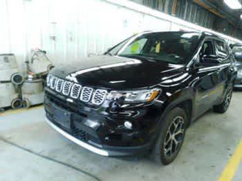 Certified 2024 Jeep Compass Limited AWD/4WD image 1