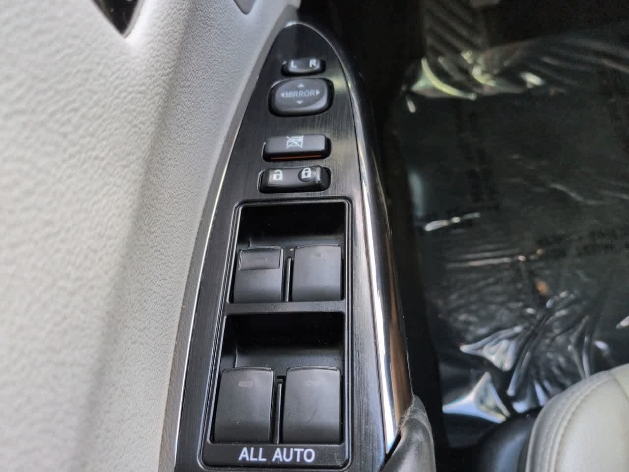 Used 2018 Toyota Avalon XLE Premium FWD image 24