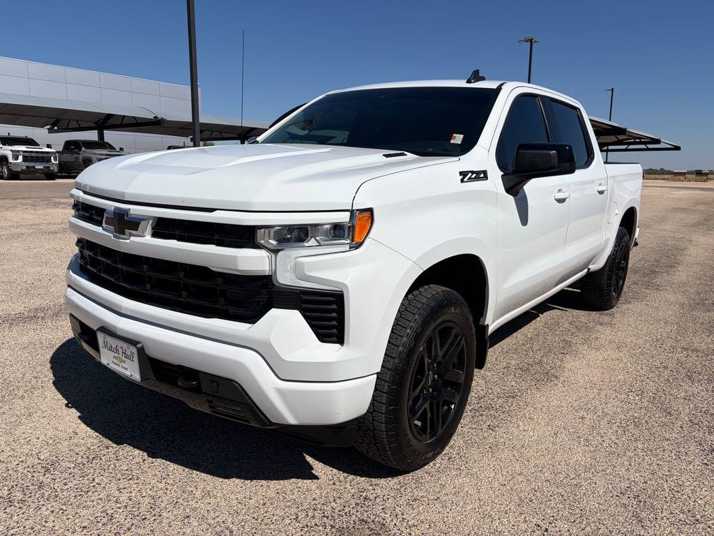 Used 2024 Chevrolet Silverado 1500 RST w/ Z71 Off-Road Package AWD/4WD image 1