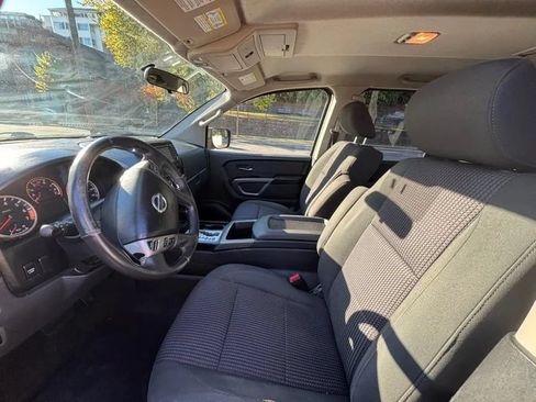 Used 2015 Nissan Titan SV w/ SV Value Truck Package AWD/4WD image 17