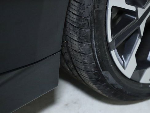 Used 2025 BMW 230i xDrive Coupe w/ Convenience Package image 34