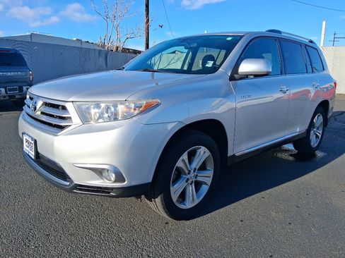 Used 2012 Toyota Highlander Limited image 7
