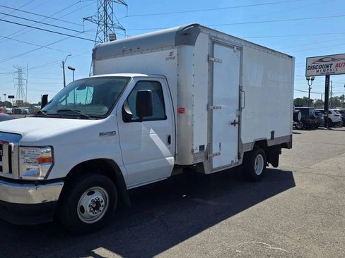 Used 2021 Ford E-450 and Econoline 450 Super Duty RWD image 1