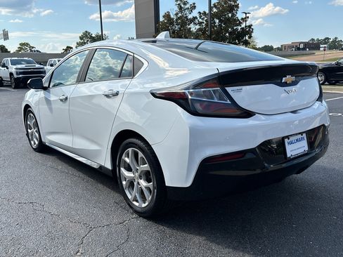 Used 2017 Chevrolet Volt Premier w/ Driver Confidence II Package FWD image 5