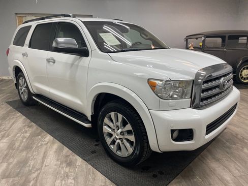 Used 2015 Toyota Sequoia Limited image 3