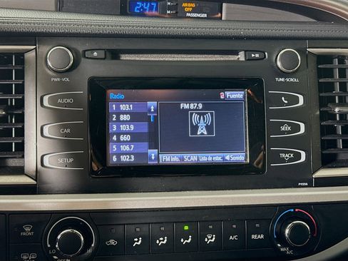 Used 2018 Toyota Highlander LE image 14