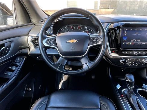 Used 2023 Chevrolet Traverse LT w/ LT Premium Package AWD/4WD image 17