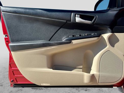 Used 2014 Toyota Camry FWD image 29