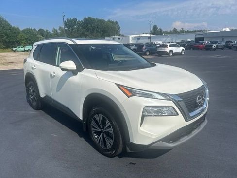 Used 2023 Nissan Rogue SV AWD/4WD image 7