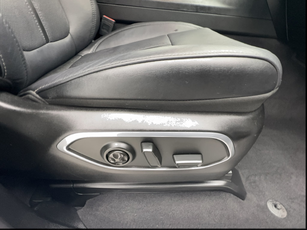 Used 2024 Jeep Wagoneer L Series II RWD image 35